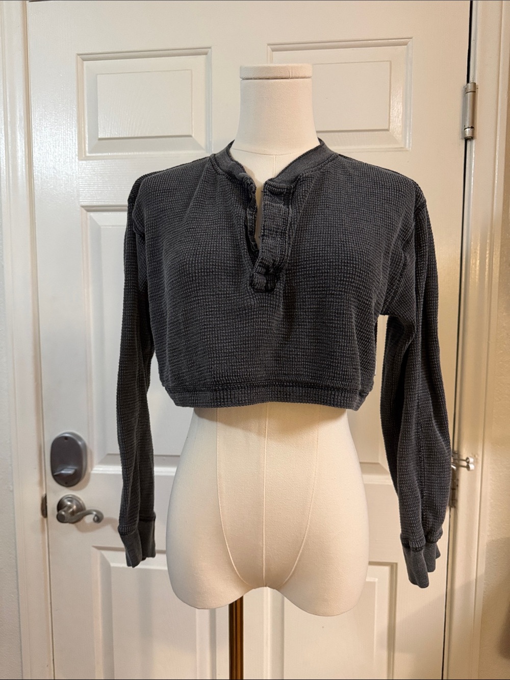 BDG - Cropped Waffle-Knit Henley Top - Charcoal